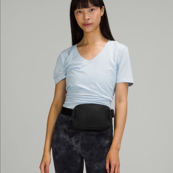 Lululemon everywhere belt bag - Picture 2 of 7